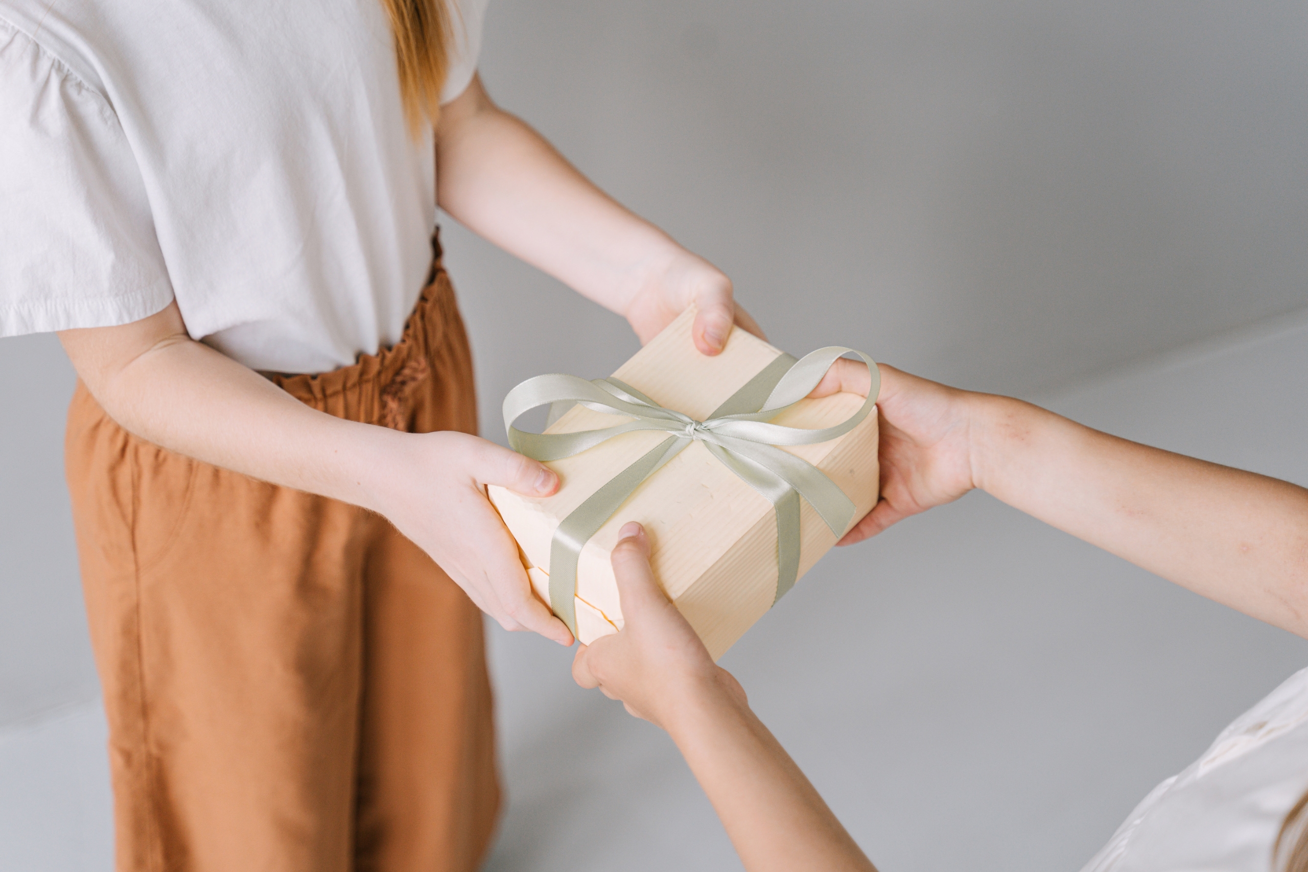 The Best Gifts For A Brokenhearted Friend: Thoughtful, Comforting Presents That Genuinely Say I Am Here For You When Words Simply Are Not Enough